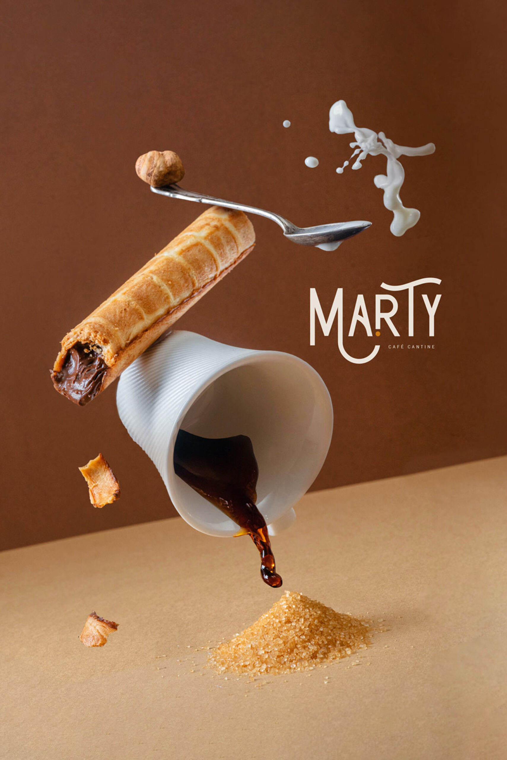 Affiche avec le logo de Marty Café cantine à Beaune, projet de l'agence Deux atomes à Lyon